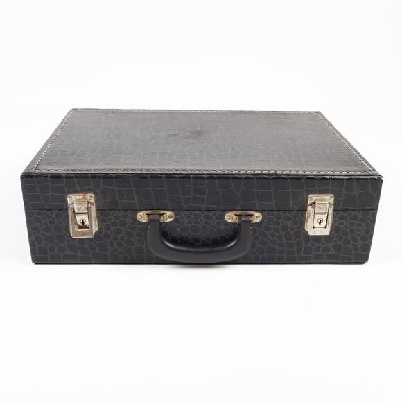 Vtg Faux Alligator Skin 8 Track Carry Case Holds 30 Cartridges Black Red - Picture 3 of 10